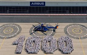 Airbus Helicopters feest om de 1.000ste Super Puma Airbus Helicopters feest om de 1.000ste Super Puma