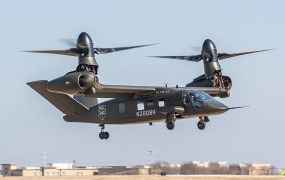 Testpiloten van de US Army vliegen met de Bell V280 Valor Testpiloten van de US Army vliegen met de Bell V280 Valor