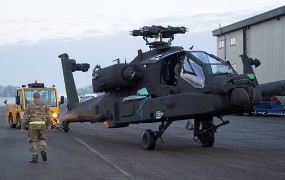 Britten krijgen hun eerste twee nieuwe Apache's AH-64E Britten krijgen hun eerste twee nieuwe Apache's AH-64E