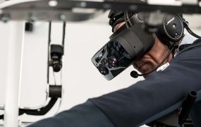 EASA keurt eerste VR-simulator voor R22 goed - een test EASA keurt eerste VR-simulator voor R22 goed - een test