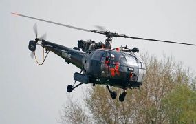 Alouette M-1 maakt zijn laatste landing op een marine fregat; bijna op pensioen.