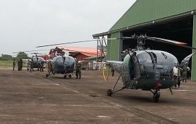 De drie Surinaamse Chetak helikopters zijn weer operationeel. De drie Surinaamse Chetak helikopters zijn weer operationeel.