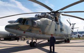 Mil Mi26 stijgt op Mil Mi26 stijgt op