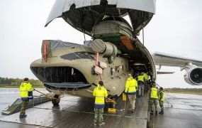 Eerste (van drie) NL Chinook-helikopter vertrokken naar Irak Eerste (van drie) NL Chinook-helikopter vertrokken naar Irak