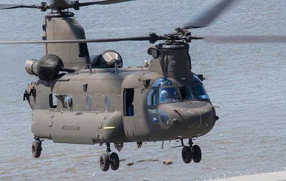 Boeing maakt eerste testvlucht met de nieuwe Chinook CH-47F Block II
