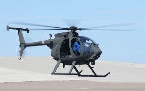 Boeing maakt maidenvlucht met eerste Thaise AH-6 Little Bird helikopter Boeing maakt maidenvlucht met eerste Thaise AH-6 Little Bird helikopter