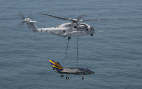 King Stallion CH-53K transporteert F-35 gevechtsvliegtuig